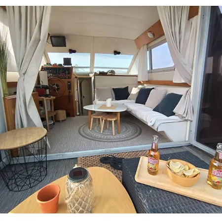 Nuit Insolite Et Cocon Båthotell Valence (Drome)