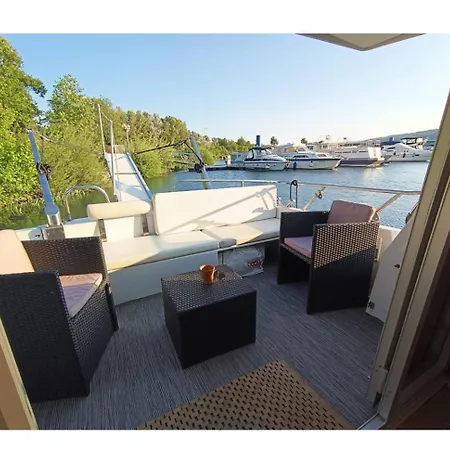 Botel Nuit Insolite Et Cocon