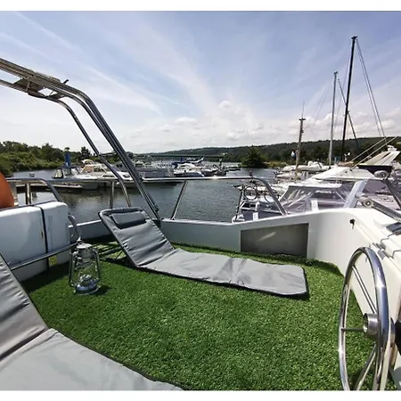 Botel Nuit Insolite Et Cocon