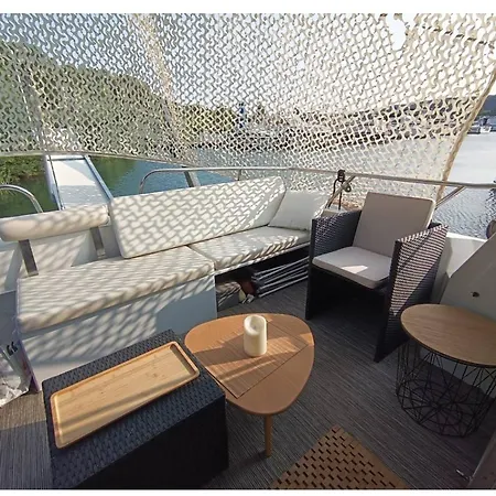 Botel Nuit Insolite Et Cocon Valence (Drome)